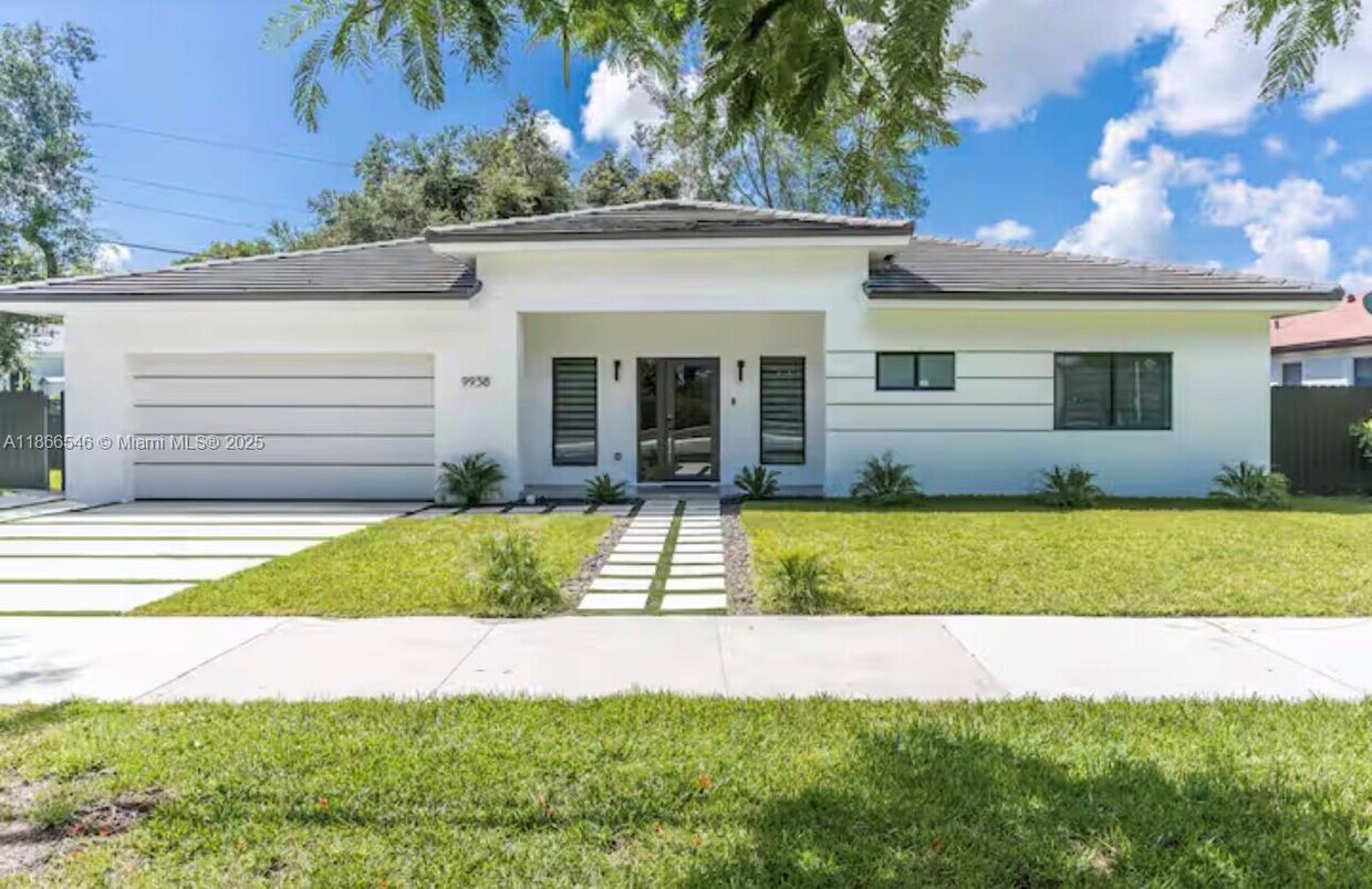 Foto principal - 9958 SW 216th St
