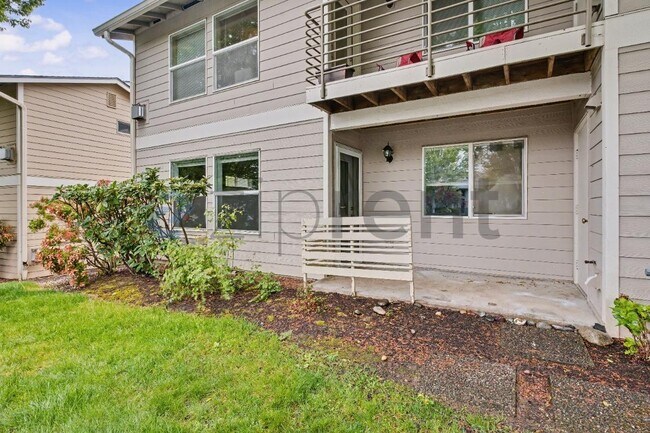 Foto del edificio - 15060 NW Central Dr