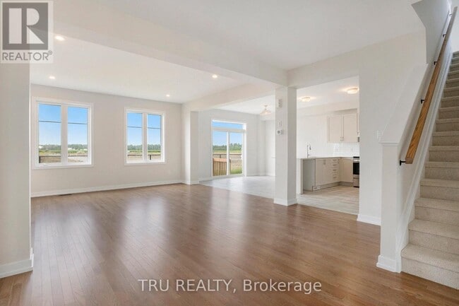Building Photo - 531 Oldenburg Ave
