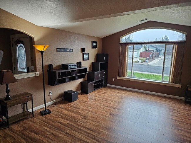 Foto del edificio - 978 SW Princeton Pl