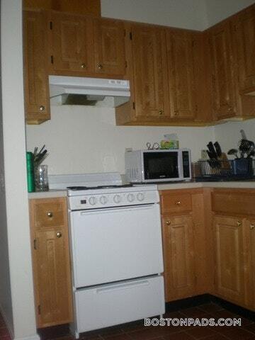 Building Photo - 81 Essex St