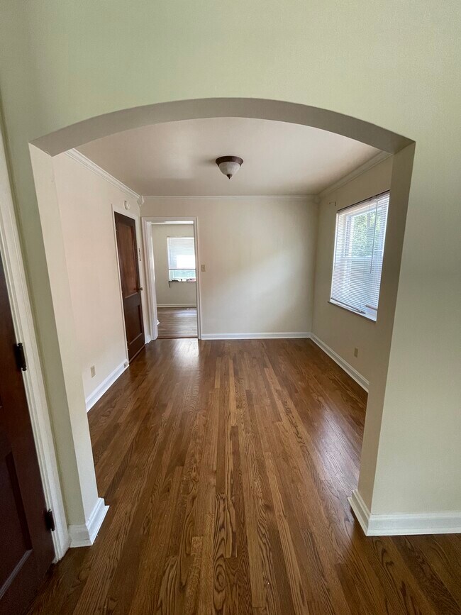 Comedor - 29 Pleasant Ridge Ave