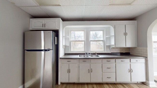 Building Photo - Akron 4 Bedroom Single Family Home