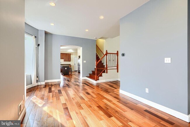 Foto del edificio - 2200 Brookfield Ave