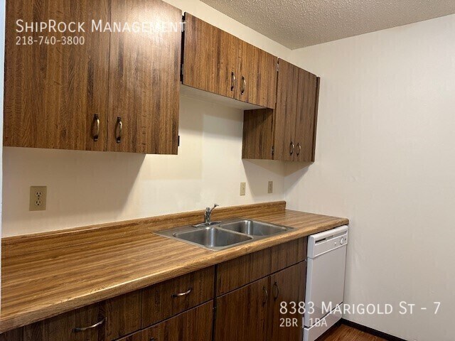 Building Photo - 8383 Marigold St