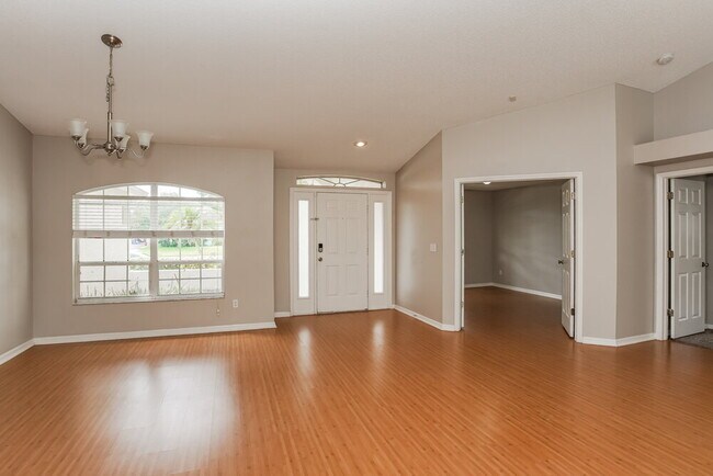 Foto del edificio - 2909 Starmount Dr