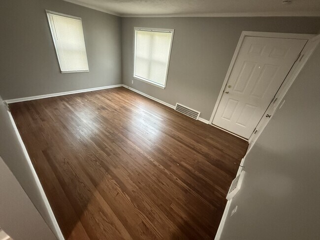 Foto del edificio - 21418 Raymond St