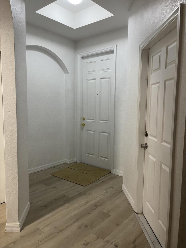 Building Photo - 865 Pipers Cay Dr