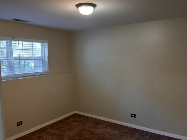 ENGLISH BASEMENT - 28774 W Pondview Dr