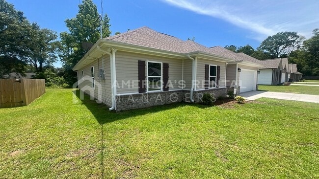Building Photo - 306 Kennesaw Ave