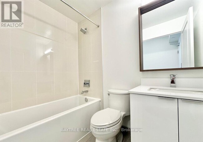 Building Photo - 543 Richmond St W