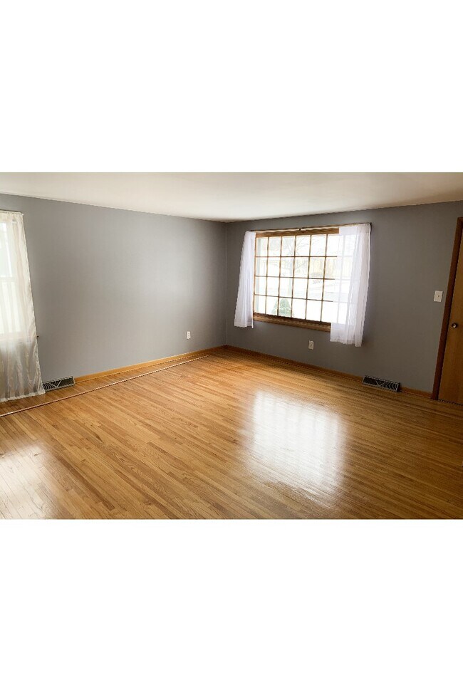 Foto del edificio - 92 Norwood Dr