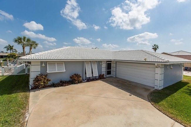 Building Photo - 5100 S Shore Dr