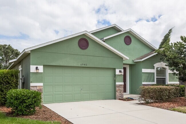 Building Photo - 6946 Glenbrook Dr