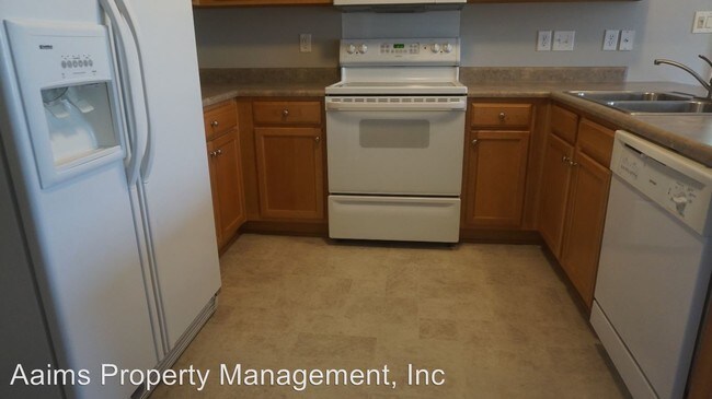 Building Photo - 1458 Ferndell Dr