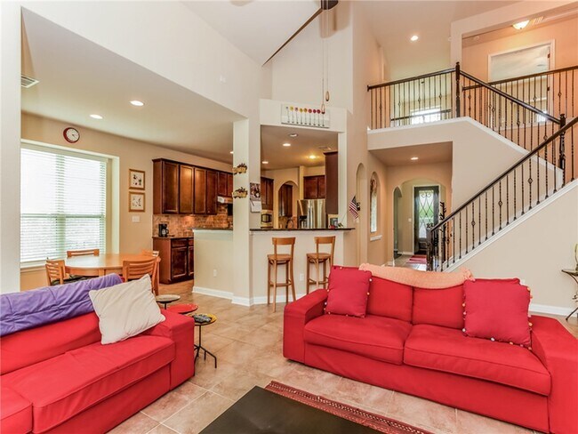 Foto del edificio - 4825 Pyrenees Pass