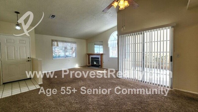 Foto del edificio - 15801 Cedarwood Pl