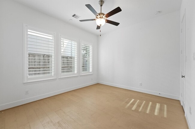 Building Photo - 3504 Bridgewater Oaks Ln