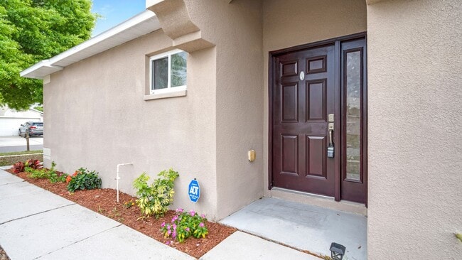 Building Photo - Single Story 3 bedroom 2 bathroom rental h...