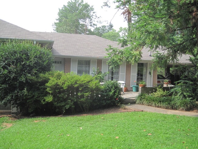 Building Photo - 1526 Rainier Falls Dr NE