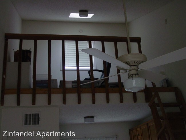 Interior Photo - Zinfandel