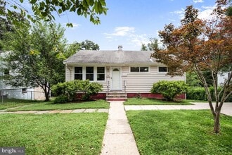 Building Photo - 1606 Crawford Dr