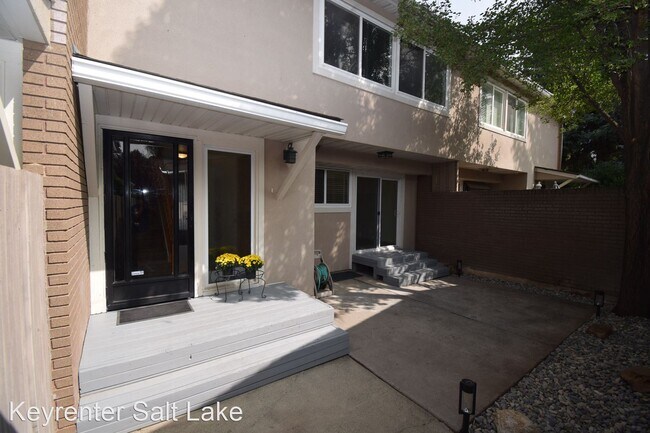 Building Photo - 3 br, 3.5 bath House - 1877 Monterey Dr.