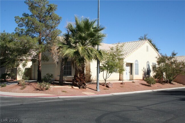 Building Photo - 5700 Cliff Point