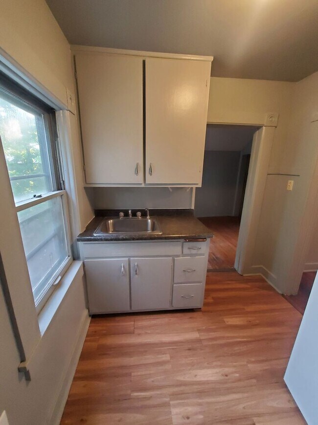 Foto del edificio - 1806-1808 63rd St. (Duplex)
