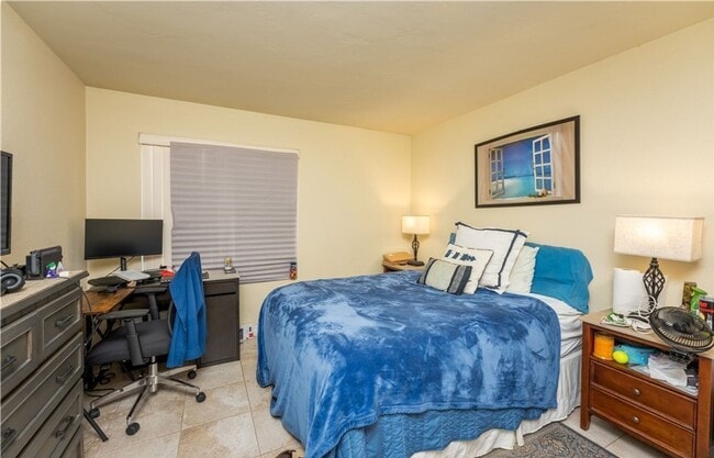 Building Photo - Comfort and Convenience in This Beautiful Mira Mesa Condo