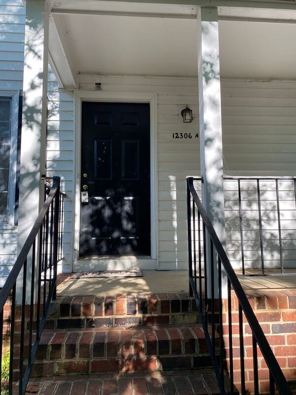 Building Photo - 12306 Poplar Forest Dr
