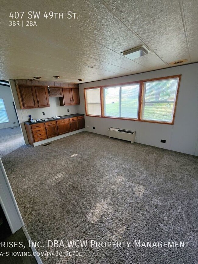 Building Photo - 407 SW 49th St