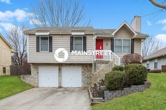 Building Photo - 1224 NE Hendrix Dr