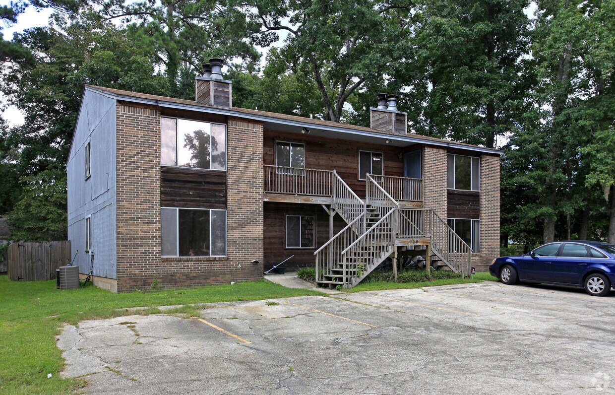 Primary Photo - 2008 E Park Ave