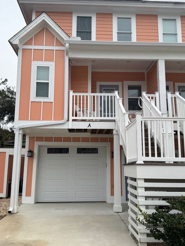 Primary Photo - Outer Banks 2 Bedroom Year Round Rental