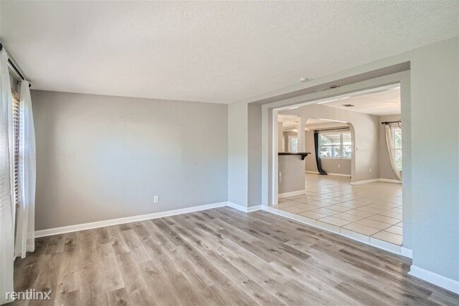 Building Photo - 2 br, 1 bath House - 4813 Lake Charles Dri...