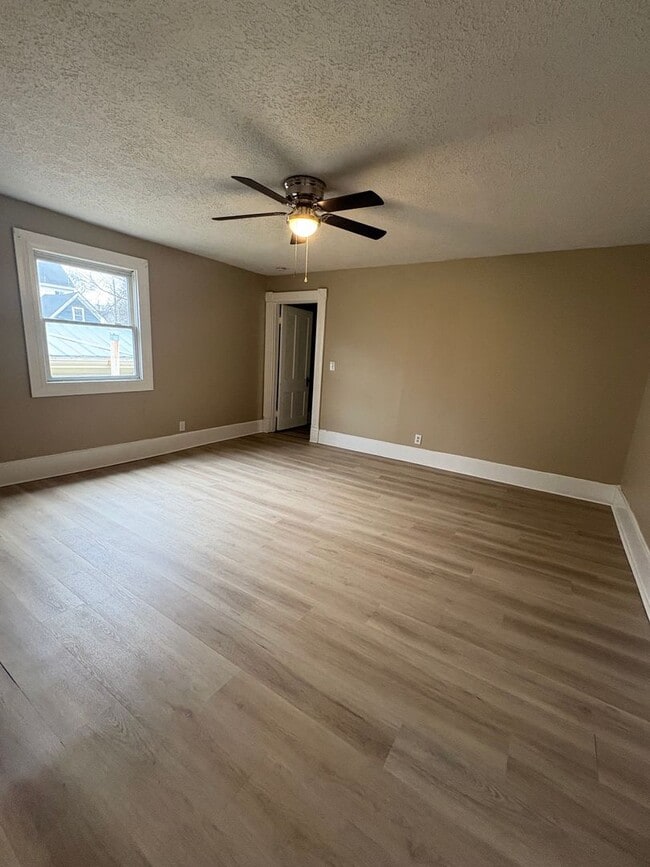 Building Photo - 223 Boone Ave