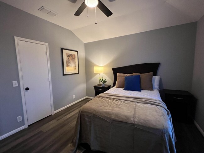 Building Photo - 4718 Dorchester Heights Ln