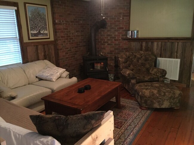 Foto del edificio - 70 Possum Trot Ln