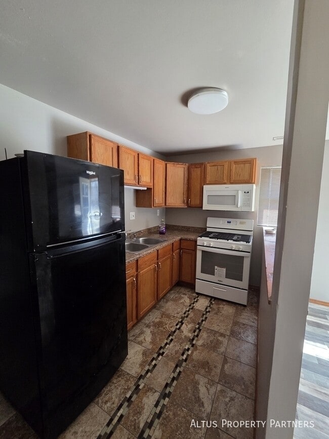 Building Photo - 926 Greenwood Ave