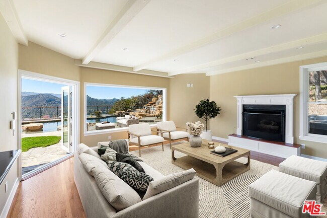 Building Photo - 1241 Piedra Morada Dr