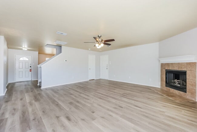 Foto del edificio - 7447 Pineberry Rd