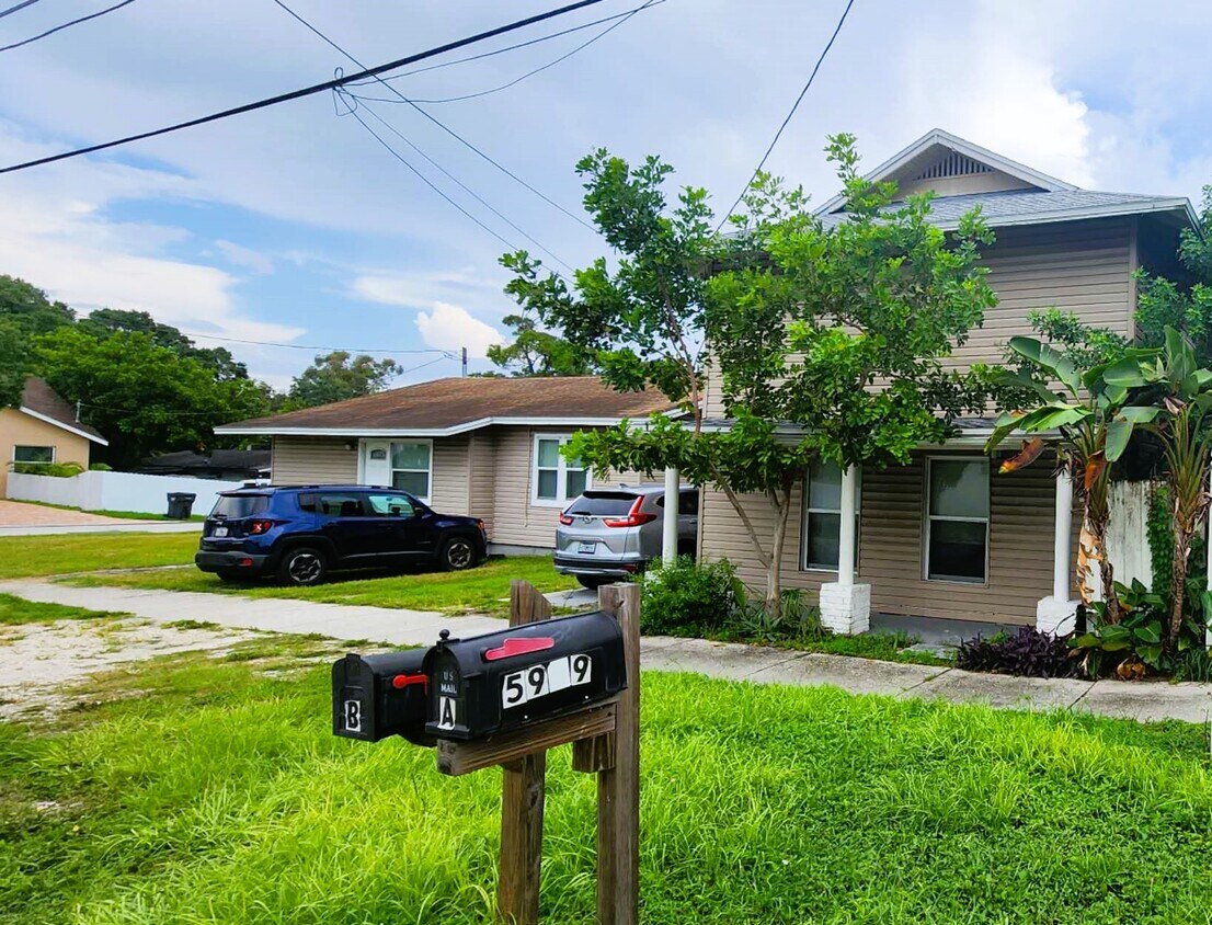 Foto principal - 5999 28th St N
