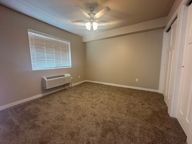 Foto del edificio - 1521 Aryn Ln