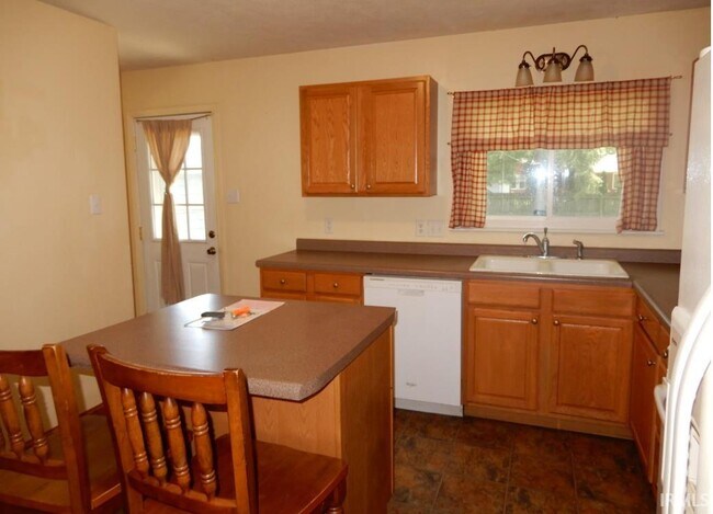 Foto del edificio - 1840 Woodland Ave