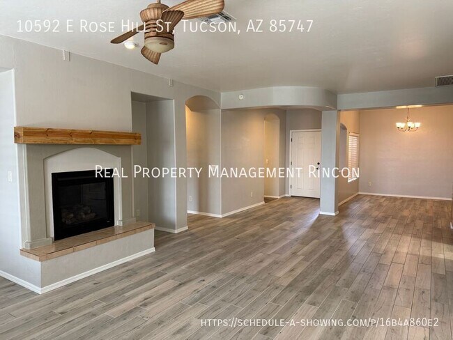 Foto del edificio - 10592 E Rose Hill St