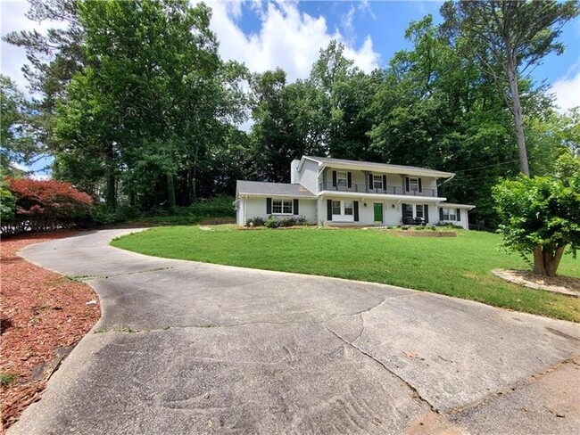 Building Photo - 2456 Leslie Dr NE