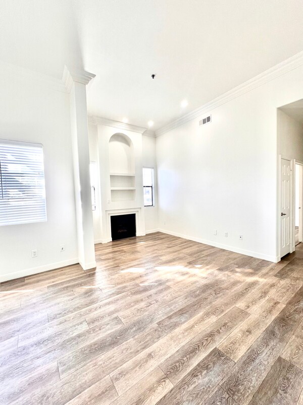 Building Photo - 4623 Willis Ave