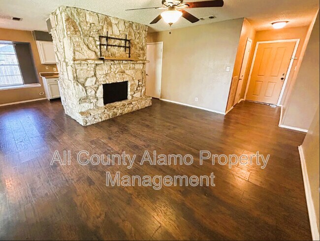 Building Photo - 13527 Larkbrook St
