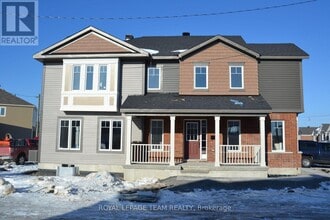 Building Photo - 121 Santolina St